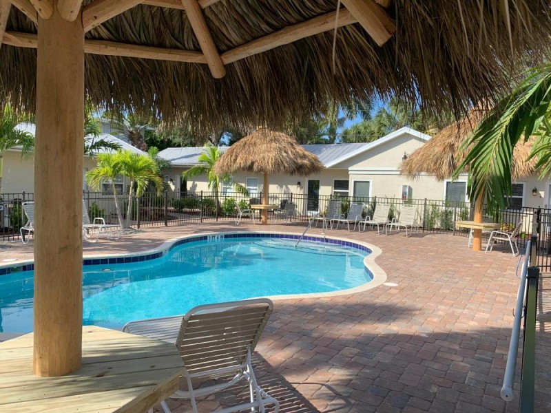 Image: Twin Palms at Siesta