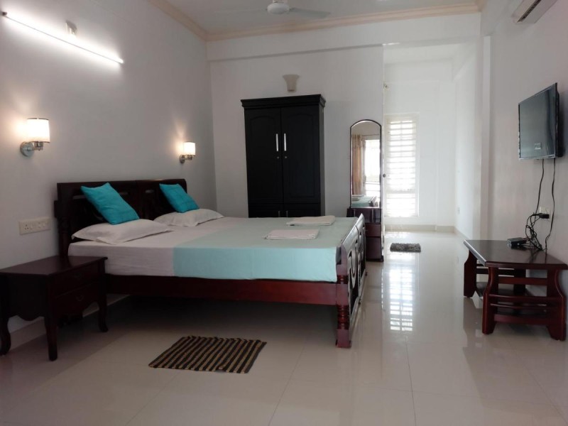 Image: White lounge beach resort