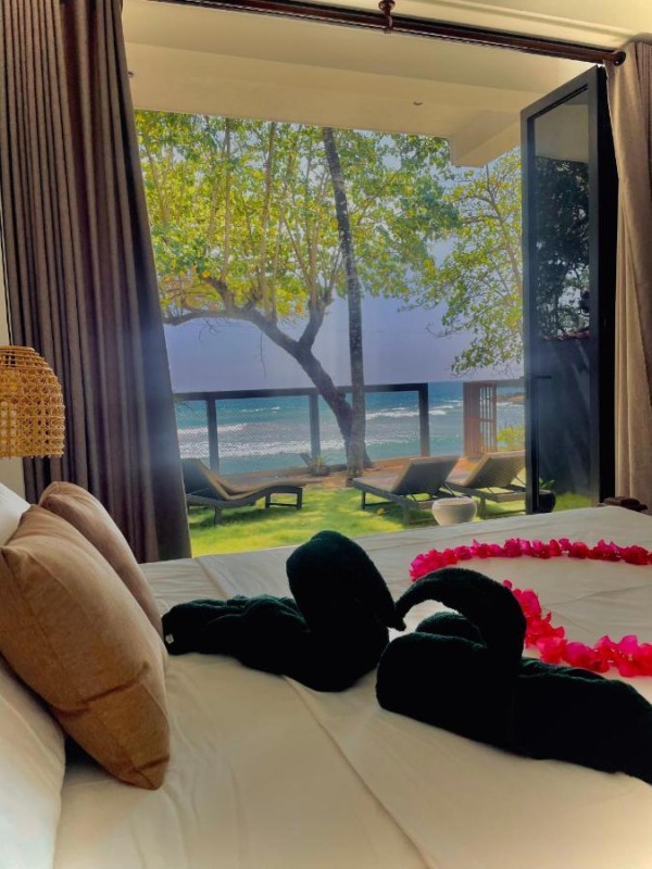 Image: Bloom Beach Villa
