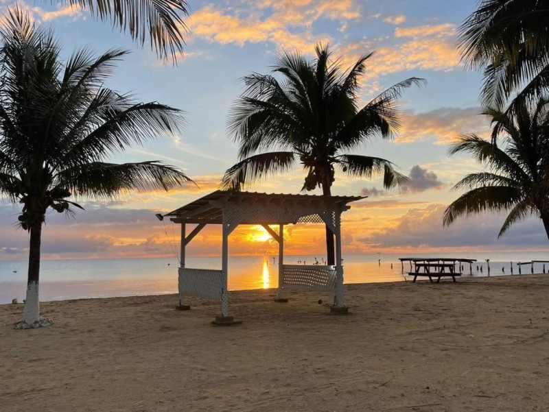 Image: Sunshine Cabanas At Ocean View