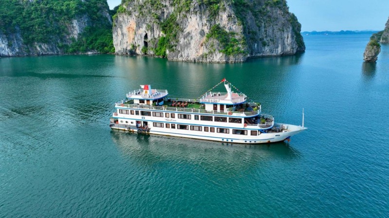 Image: Swan Cruises Halong - Off-the-Beaten-Path Route