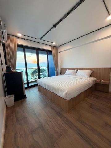 Image: โรงแรม เซิร์ฟบีช Surf Beach Hotel