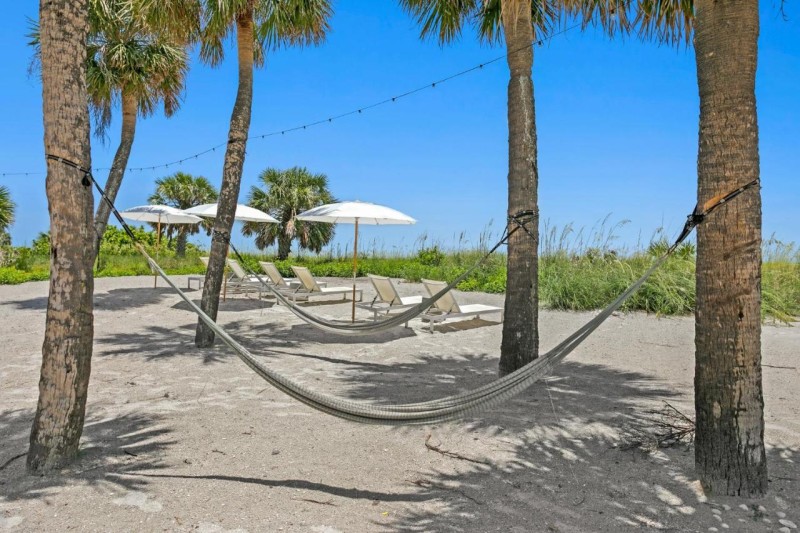 Image: The Molloy - A Boutique Beach Resort