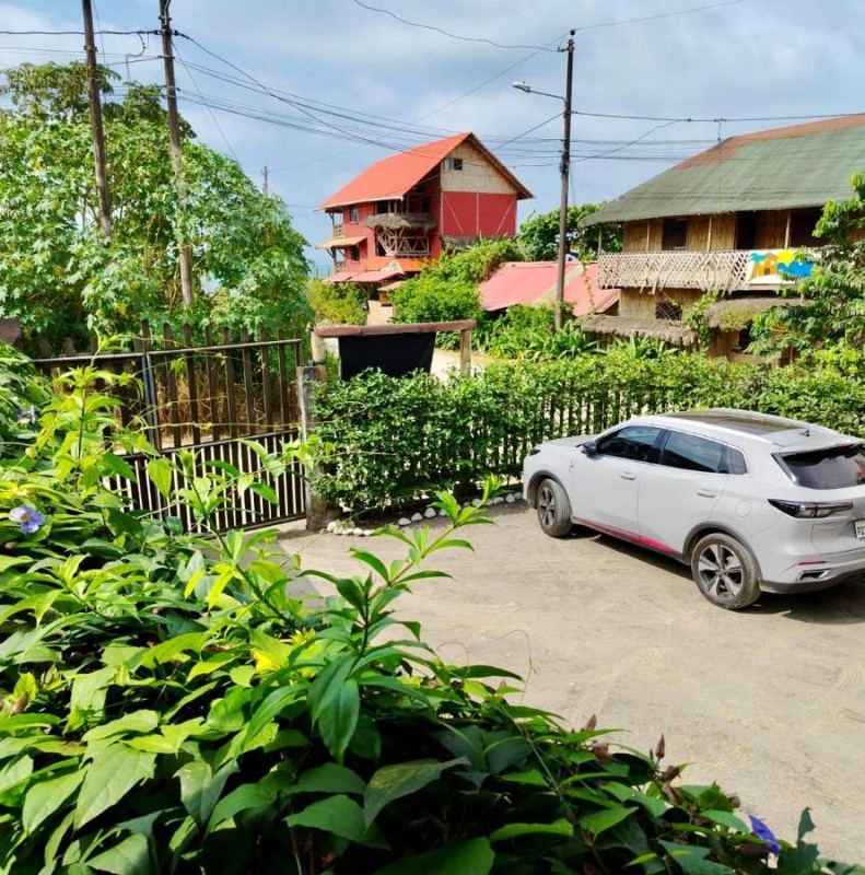 Image: MompBeach Hostel