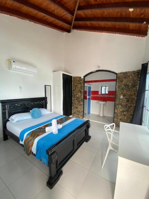 Image: hostal EMBAMAR