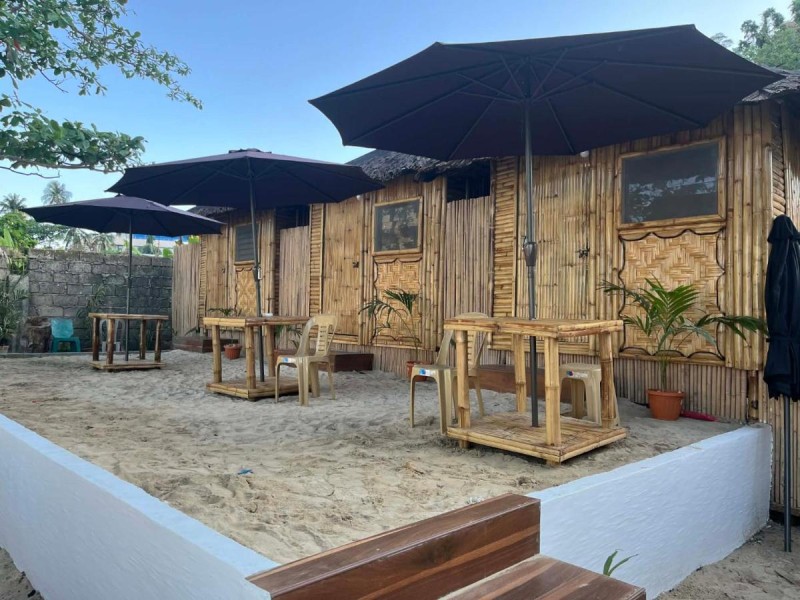 Image: AJ's Beachfront Bamboo Guesthouse
