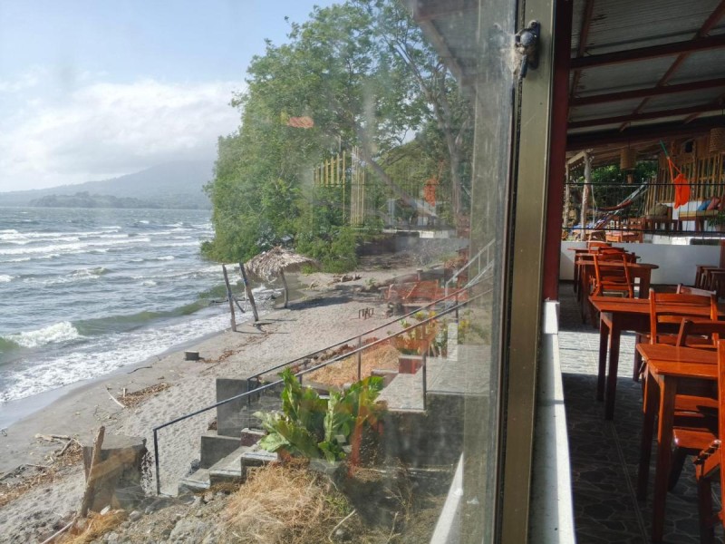 Image: Miraflores Beach Lodge