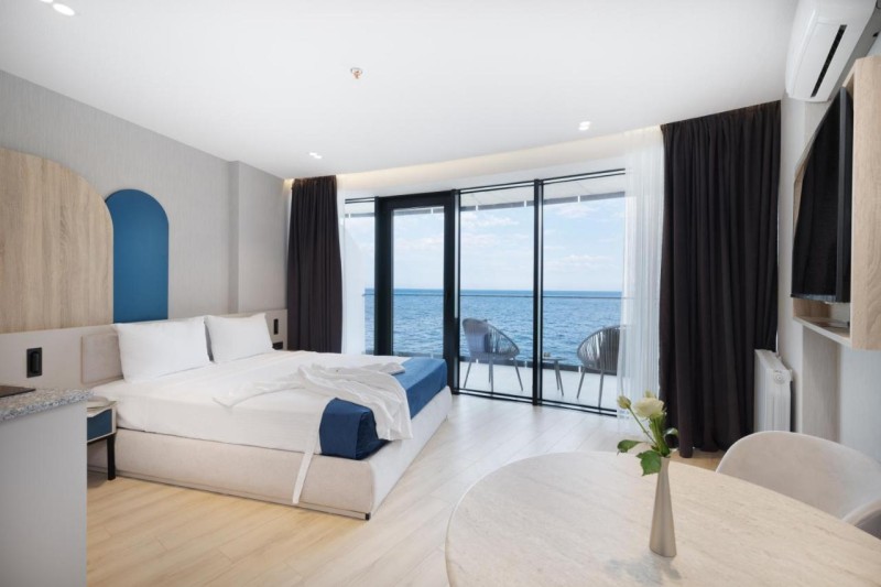Image: Marina Club