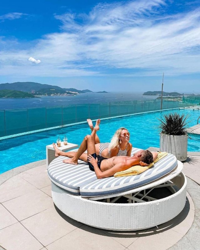 Image: Luxury Beachfront Rooms
