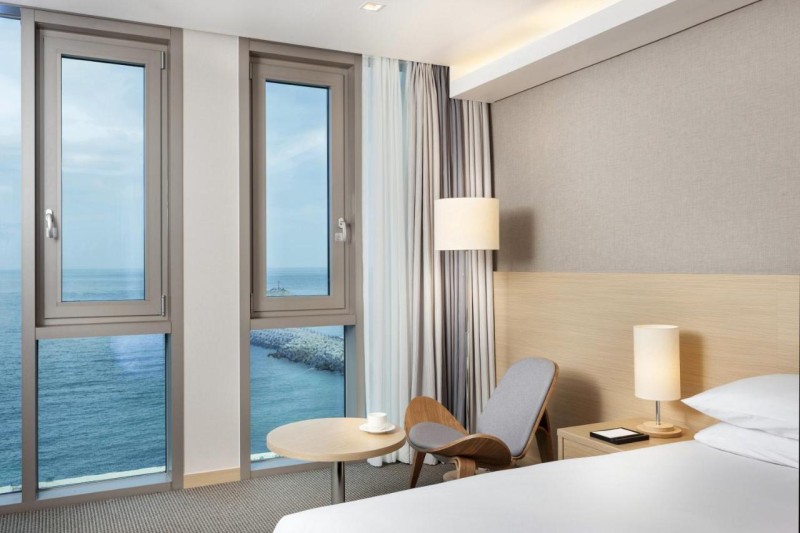 Image: Hotel Regent Marine The Blue
