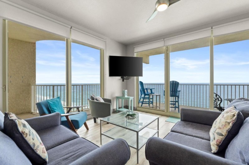 Image: Shores of Panama 20th Floor Condo, Oversized Balcony, Sunset Heaven!