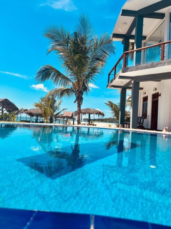 Image: Grand Bay Hotel