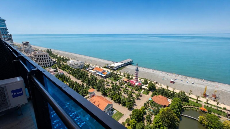 Image: The Grand Beach Panorama