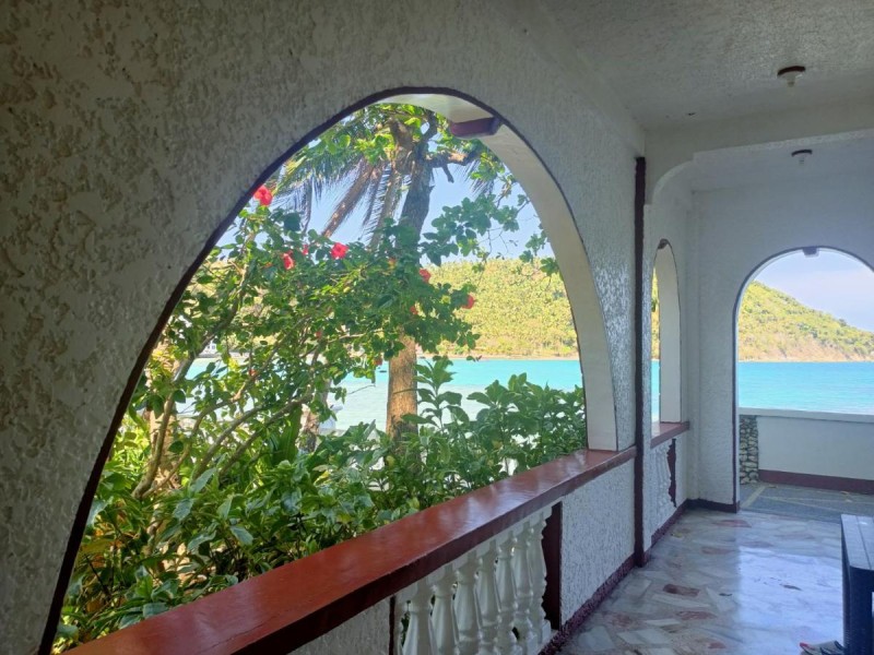 Image: Blue Crystal Beach Resort