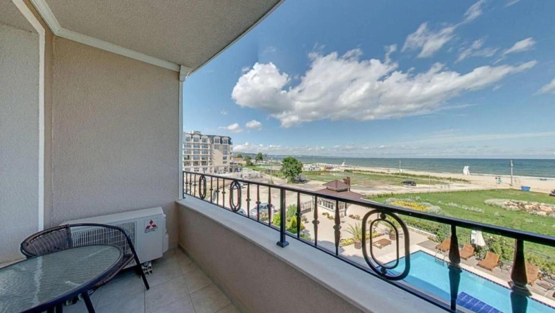 Image: Sunny Castle Hotel - All Inclusive, Beach and Free parking