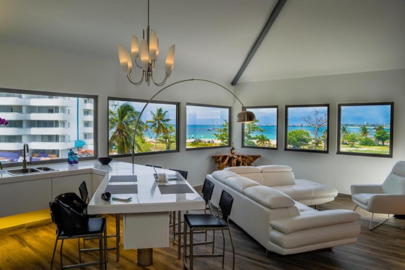 Image: Commodore Suites, SureStay Collection by Best Western