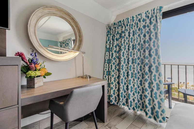 Image: Crystal Coast Oceanfront Hotel