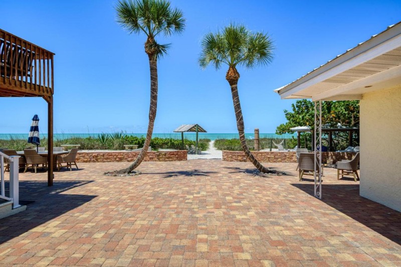 Image: Suntan Terrace