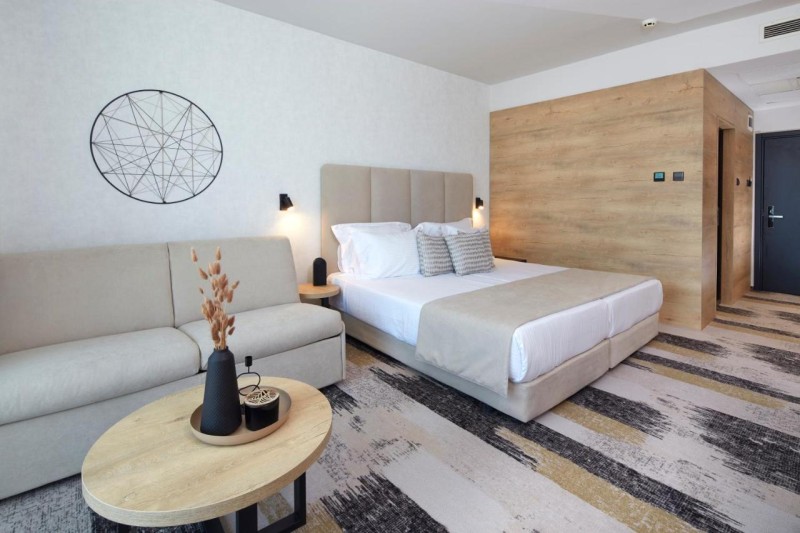 Image: Hotel MARVEL - FULLY RENOVATED FREE Beach Access