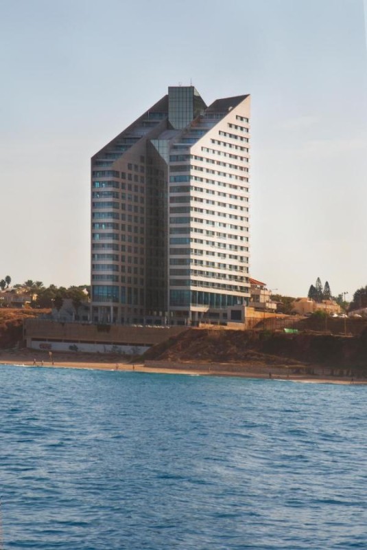 Image: Herbert Samuel Okeanos Suites Herzilya