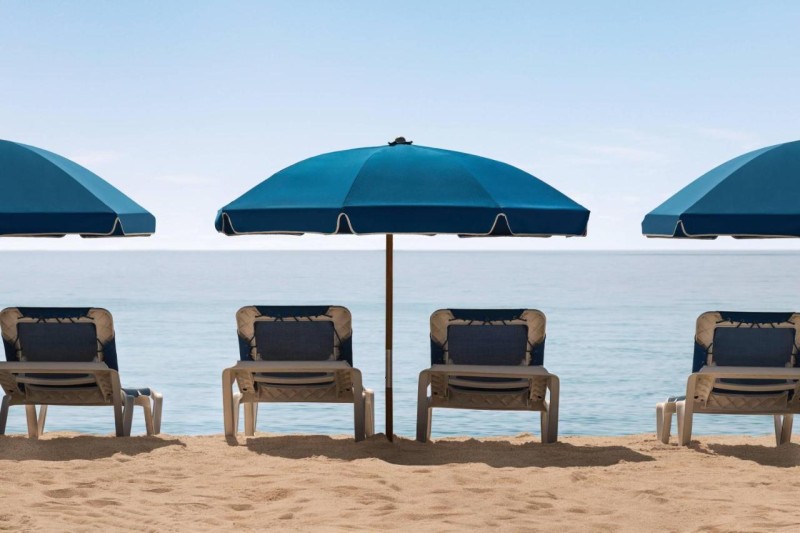 Image: Radisson Resort Miami Beach