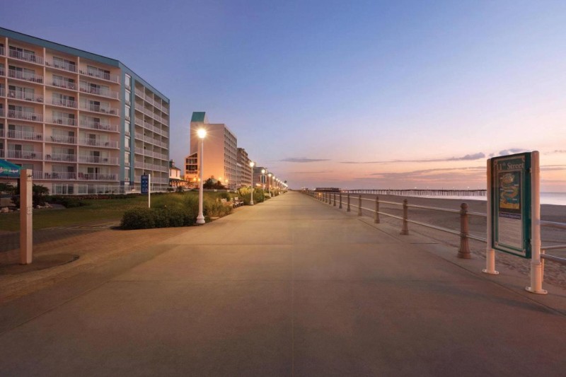Image: Surfbreak Virginia Beach Oceanfront, an Ascend Collection Hotel