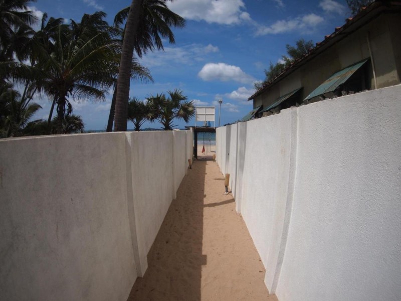 Image: Lucky Beach Resort