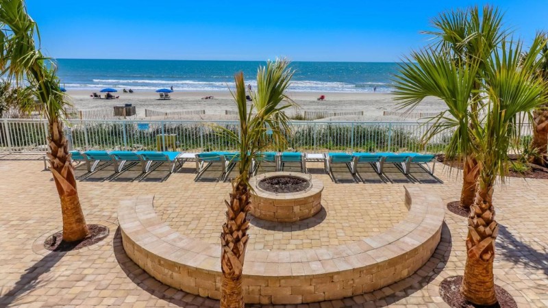 Image: Holiday Inn Resort Oceanfront at Surfside Beach by IHG