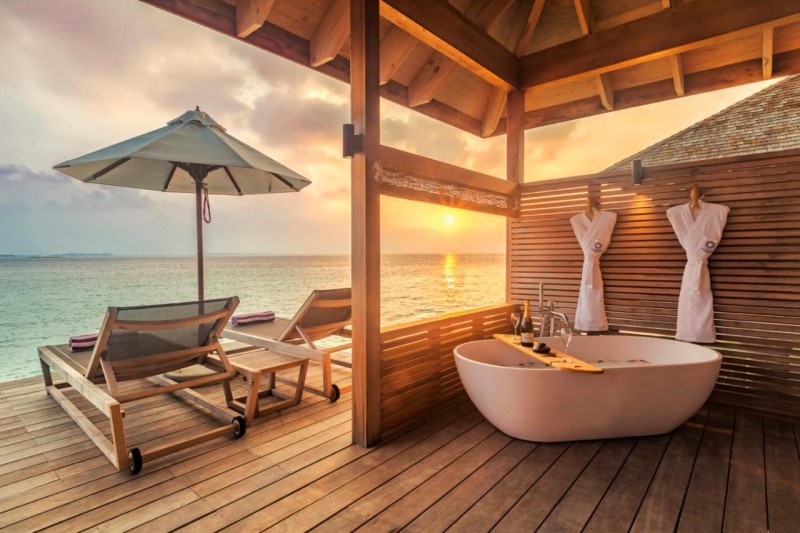 Image: Hurawalhi Island Resort