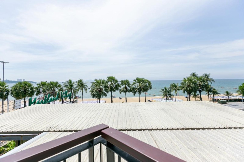 Image: The Bedrooms Hostel Pattaya