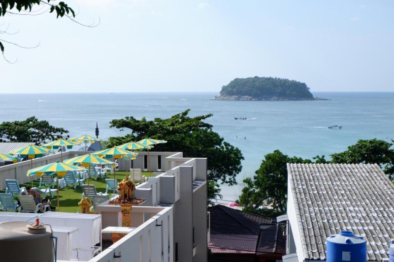 Image: Kata Beachwalk Hotel and Bungalows