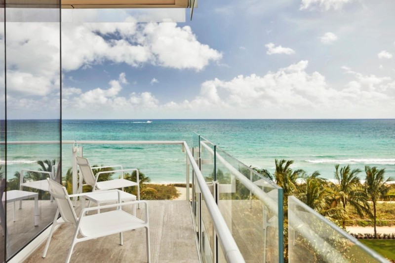 Image: Four Seasons Hotel at The Surf Club