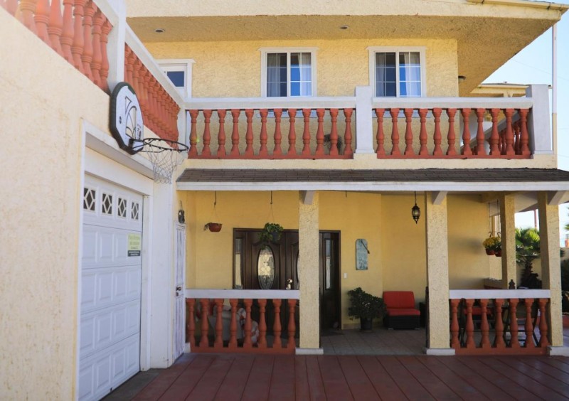 Image: Playa Hermosa Inn at the beach