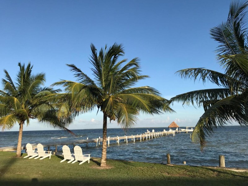 Image: Tilt-Ta-Dock Resort Belize
