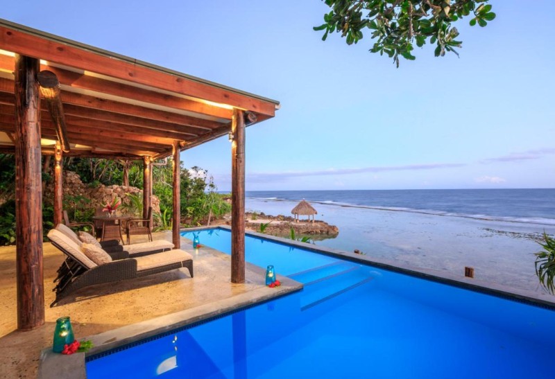 Image: Savasi Island Resort