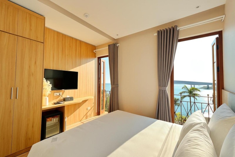 Image: HANZ Lagoon Sunset Hotel