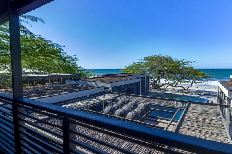 Image: 99 Surf Lodge
