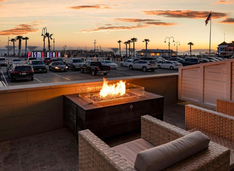 Image: Inn at the Pier Pismo Beach, Curio Collection by Hilton
