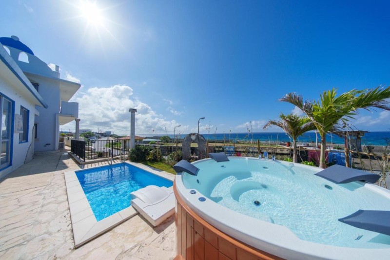 Image: Crystal Villa ikema