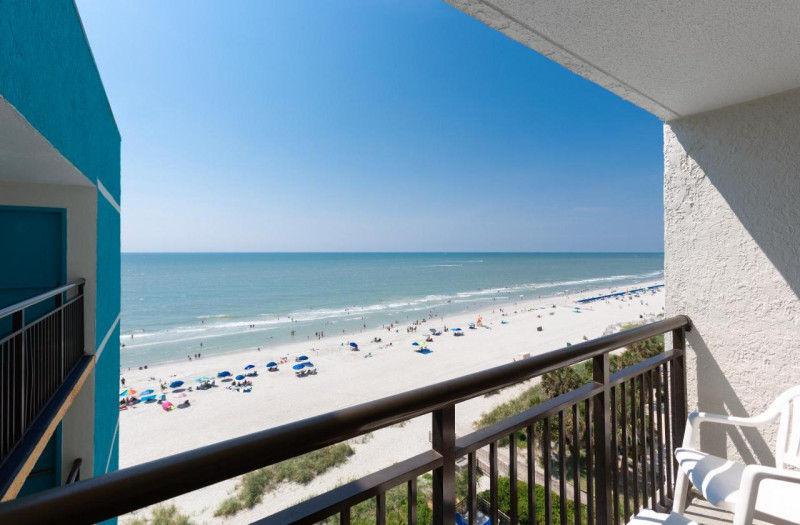 Image: Captain's Quarters Resort