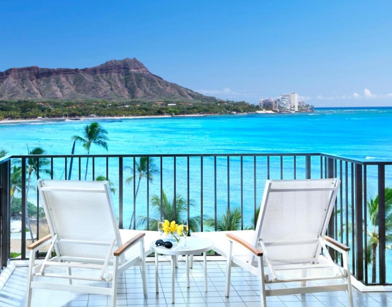 Image: Halekulani - NO RESORT FEE