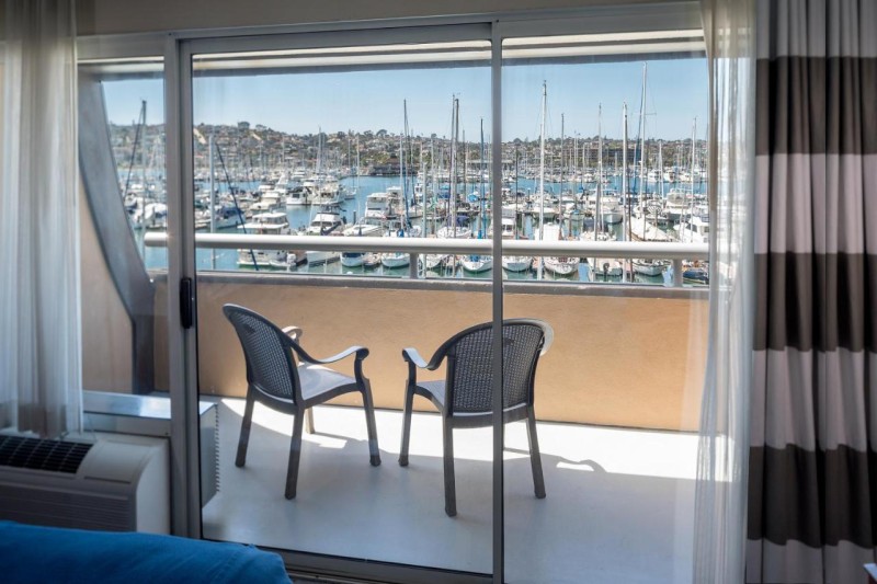 Image: Bay Club Hotel and Marina