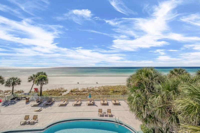 Image: Beachcomber Beachfront Hotel, a By The Sea Resort