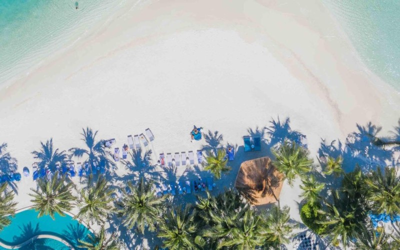 Image: Holiday Inn Resort Kandooma Maldives - Kids Stay & Eat Free and Free Roundtrip Speed Boat for a minimum 4 nights stay