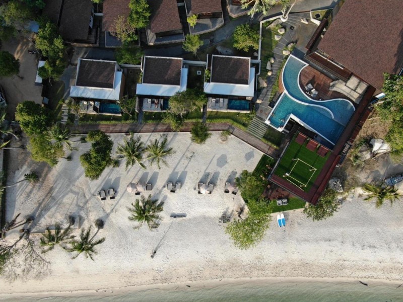Image: The Cabin Beach Resort