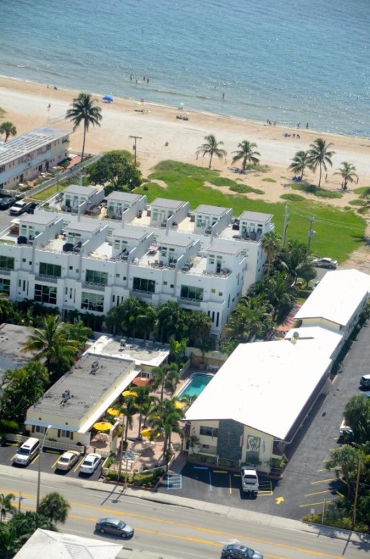 Image: Surf Side Resort