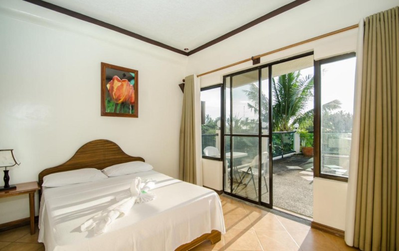 Image: Turtle Inn Resort