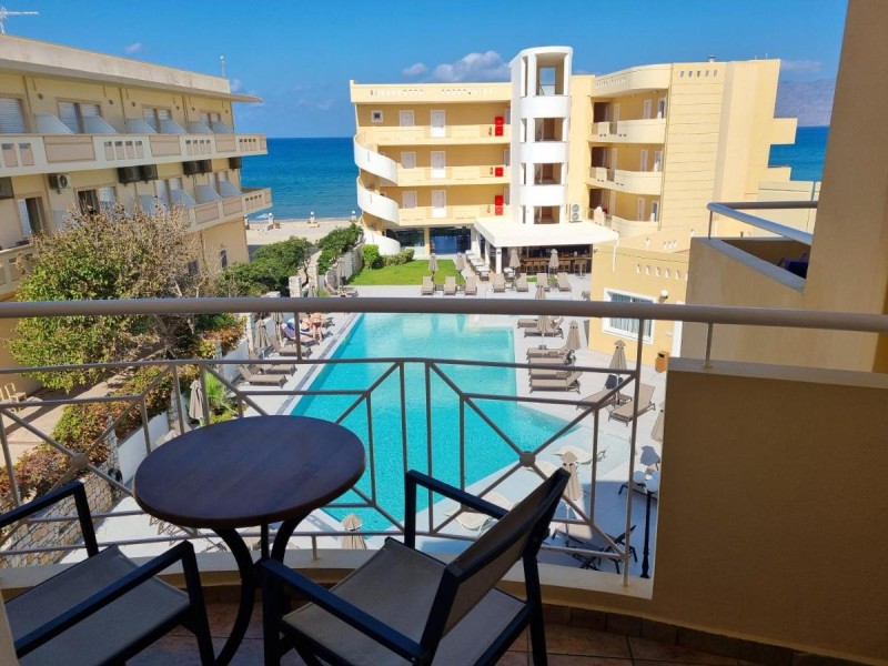 Image: Sunny Bay Hotel