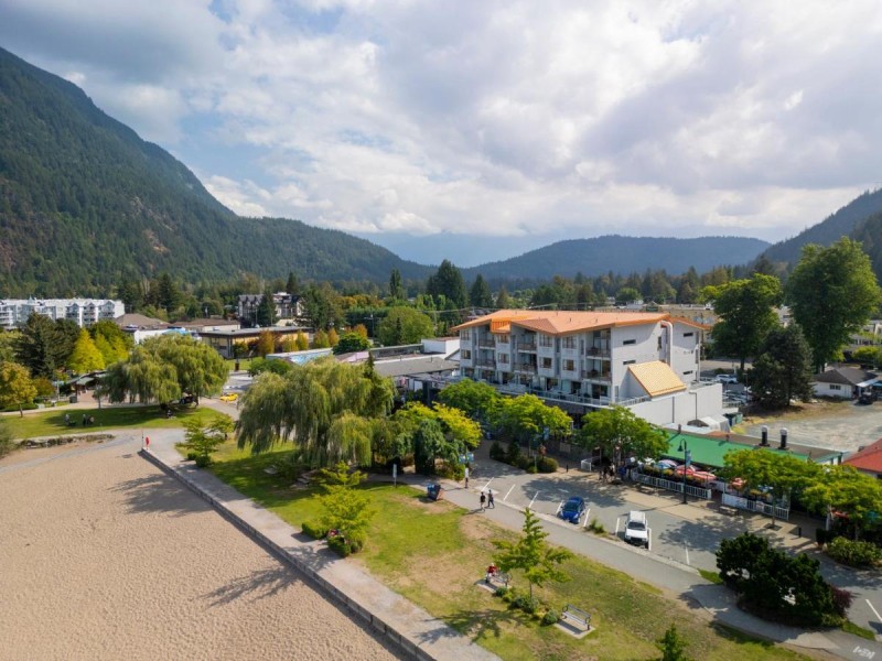 Image: Harrison Beach Hotel