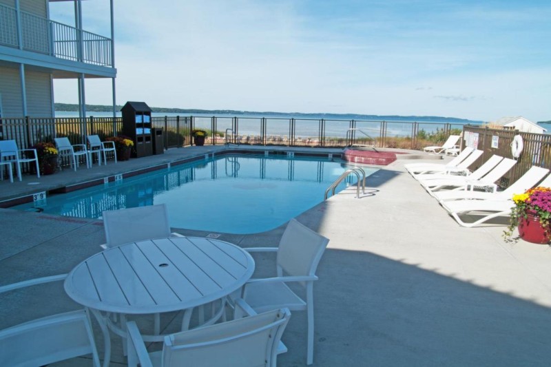 Image: Cherry Tree Inn & Suites
